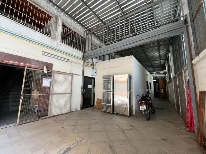 อาคารพาณิชย์ 4 ชั้นให้เช่า นาคนิวาส – ลาดพร้าว, กรุงเทพ, ลาดพร้าว, กรุงเทพ, 1,500 ตร.ม., ตึกแถว-อาคารพาณิชย์ ให้เช่า, โดย Pudis Chitrungsakorn, 500596662 - DDproperty.com