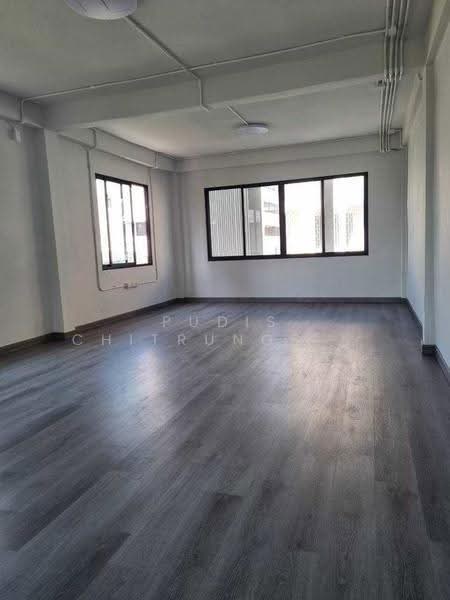 4.5-Storey Commercial Building for Rent – Sukhumvit | BTS Bang Chak, bangkok, Bang Chak, Phra Khanong, Bangkok, , 350 sqm, Shophouse For Rent, by Pudis Chitrungsakorn, 500596687 - DDproperty.com