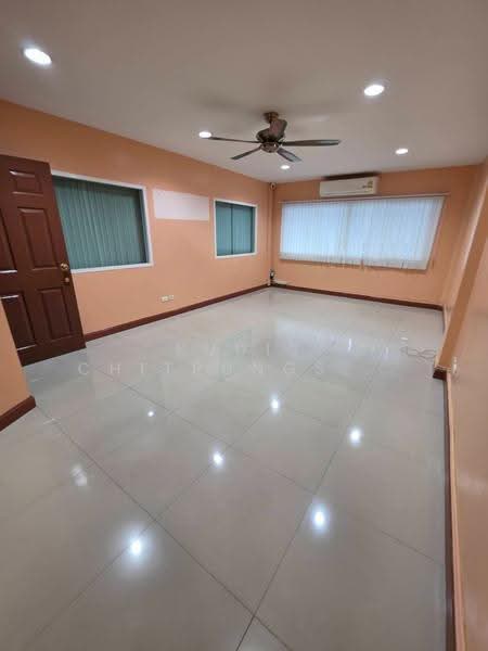 2-Unit, 6-Storey Commercial Building for Rent – Sukhumvit | BTS Phra Khanong, bangkok, Phra Kanong, Khlong Toei, Bangkok, , 576 sqm, Shophouse For Rent, by Pudis Chitrungsakorn, 500596702 - DDproperty.com