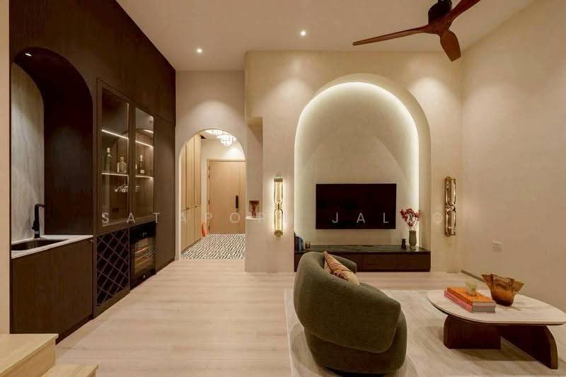 4-BR Townhouse, bangkok, Din Daeng, Bangkok, 4 Bedrooms, 380 sqm, Townhouse For Sale, by Sataporn Jalao, 500596838 - DDproperty.com