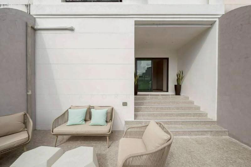 4-BR Townhouse, bangkok, Din Daeng, Bangkok, 4 Bedrooms, 380 sqm, Townhouse For Sale, by Sataporn Jalao, 500596838 - DDproperty.com