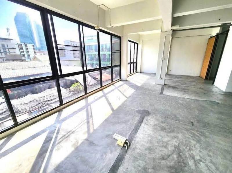 5-BR House, bangkok, Praborommaharatchawang, Phra Nakhon, Bangkok, 5 Bedrooms, 950 sqm, Single Detached House For Sale, by Sataporn Jalao, 500596868 - DDproperty.com