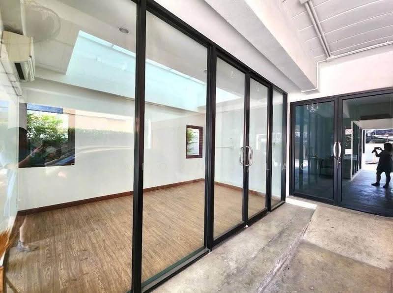 5-BR House, bangkok, Praborommaharatchawang, Phra Nakhon, Bangkok, 5 Bedrooms, 950 sqm, Single Detached House For Sale, by Sataporn Jalao, 500596868 - DDproperty.com