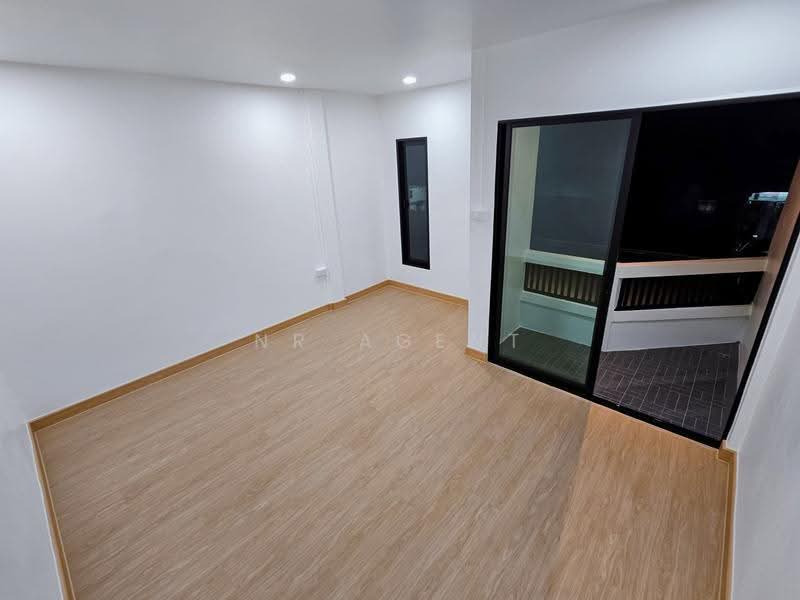 หมู่บ้านรัตนาธิเบศร์, nonthaburi, Bang Rak Pattana, Bang Bua Thong, Nonthaburi, 2 Bedrooms, 100 sqm, Townhouse For Sale, by NR AGENT, 500596869 - DDproperty.com