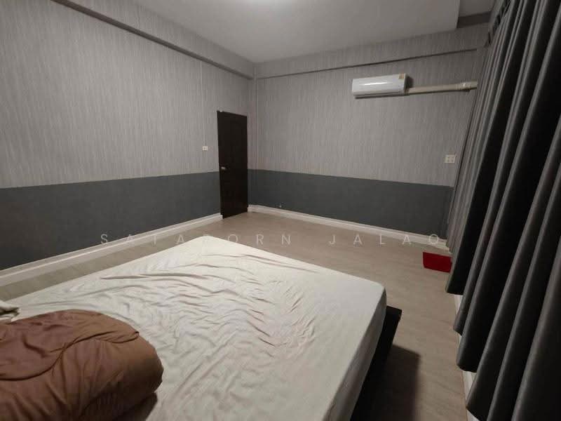 Baan Klang Muang Ratchada 36, bangkok, Ratchadaphisek 36 Intersection 9-3-6, Chan Kasem, Chatuchak, Bangkok, 4 Bedrooms, 320 sqm, Townhouse For Rent, by Sataporn Jalao, 500596895 - DDproperty.com