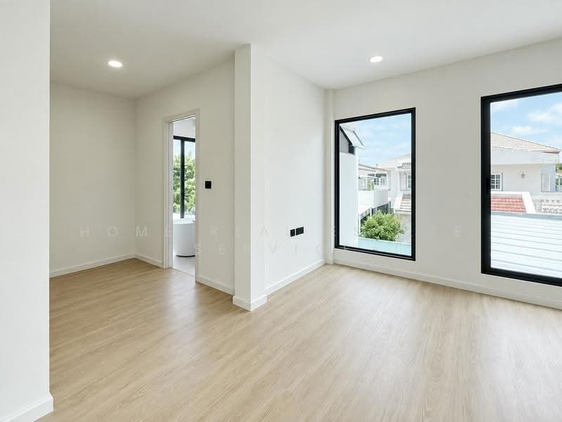 บ้านเดี่ยวรีโนเวท ใจกลางแยกรัชโยธิน, bangkok, Chan Kasem, Chatuchak, Bangkok, 4 Bedrooms, 250 sqm, Single Detached House For Sale, by HOME Real Estate Service, 500596919 - DDproperty.com