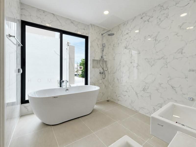 บ้านเดี่ยวรีโนเวท ใจกลางแยกรัชโยธิน, bangkok, Chan Kasem, Chatuchak, Bangkok, 4 Bedrooms, 250 sqm, Single Detached House For Sale, by HOME Real Estate Service, 500596919 - DDproperty.com