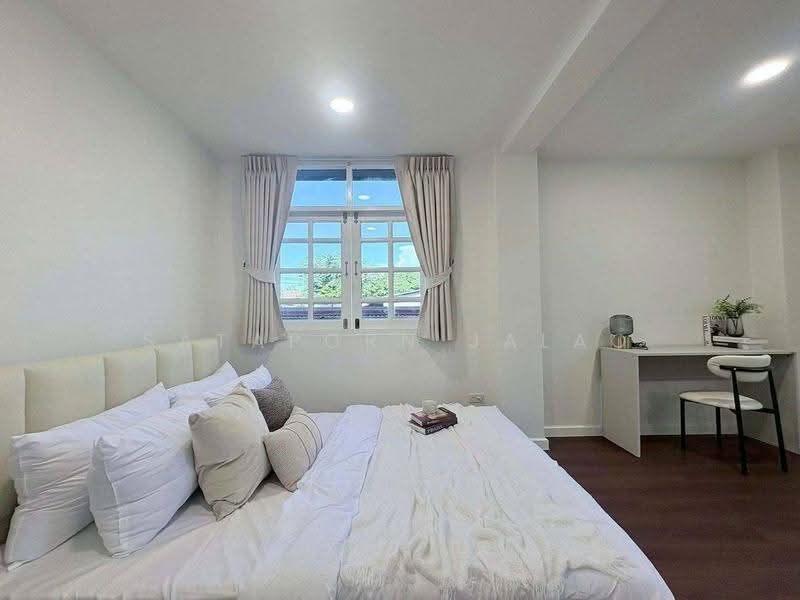 4-BR Townhouse, bangkok, Din Daeng, Bangkok, 4 Bedrooms, 400 sqm, Townhouse For Rent, by Sataporn Jalao, 500597062 - DDproperty.com