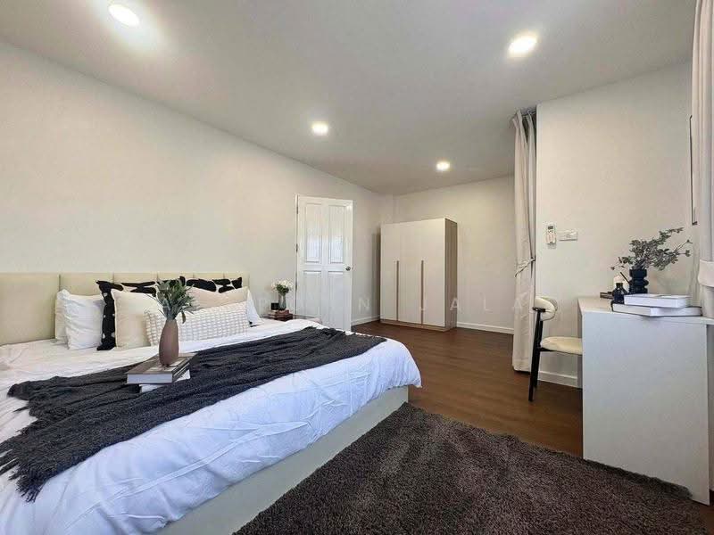 4-BR Townhouse, bangkok, Din Daeng, Bangkok, 4 Bedrooms, 400 sqm, Townhouse For Rent, by Sataporn Jalao, 500597062 - DDproperty.com