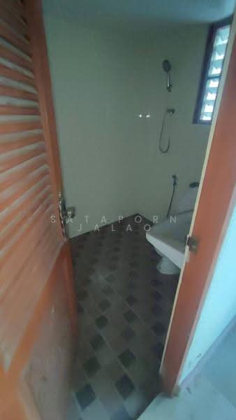 4-BR Townhouse, bangkok, Silom, Bang Rak, Bangkok, 4 Bedrooms, 240 sqm, Townhouse For Rent, by Sataporn Jalao, 500597080 - DDproperty.com