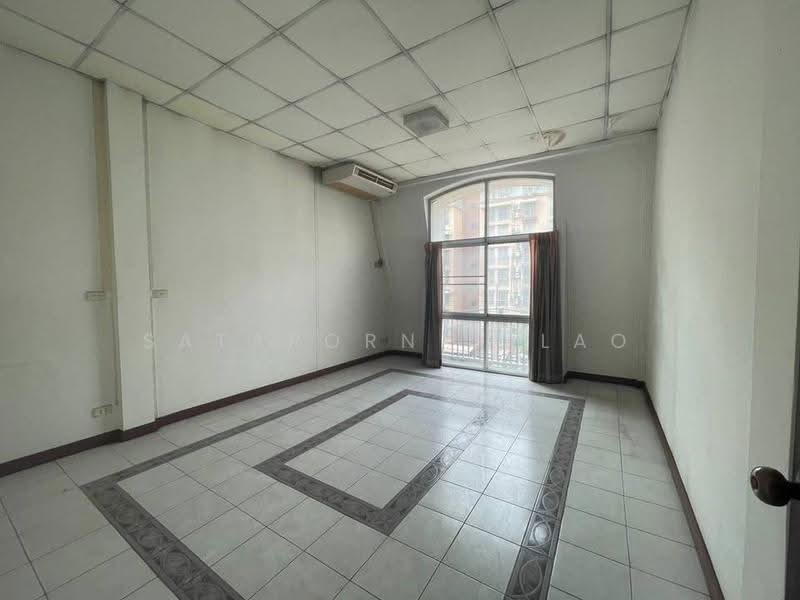 4-BR Townhouse, bangkok, Praborommaharatchawang, Phra Nakhon, Bangkok, 4 Bedrooms, 325 sqm, Townhouse For Sale, by Sataporn Jalao, 500597099 - DDproperty.com