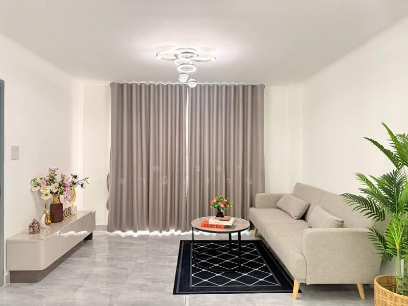 Baan Parkway Home, bangkok, Soi Ratphatthana 22, Saphan Sung, Bangkok, 4 Bedrooms, 200 sqm, Single Detached House For Sale, by พเนตร มหามิตรานนท์, 500597137 - DDproperty.com