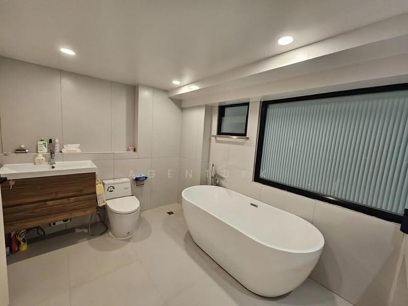 Thonglor Tower, bangkok, Soi Thonglor, Sukhumvit 55 Road, Khlongtoei Nua, Watthana, Bangkok, 3 Bedrooms, 100 sqm, Condo For Rent, by Agentbkk, 500597184 - DDproperty.com