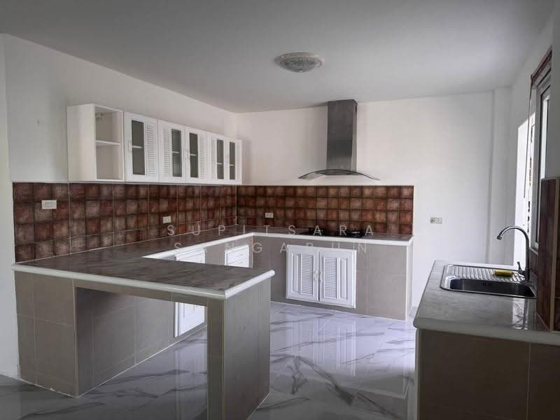 3-BR Villa, Chon Buri (Pattaya), Poong, Bang Lamung (Pattaya), Chon Buri (Pattaya), 3 Bedrooms, 159 sqm, Villa For Sale, by Supitsara Sangarun, 500597401 - DDproperty.com