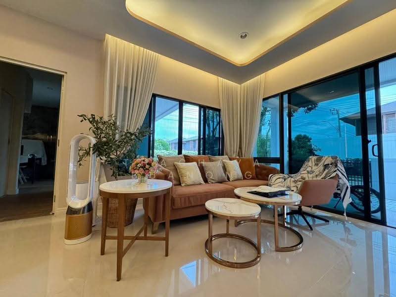 Burasiri Pattanakarn, bangkok, New Pattanakarn Road, Prawet, Bangkok, 4 Bedrooms, 380 sqm, Single Detached House For Rent, by Thachaya Buanong, 500597559 - DDproperty.com