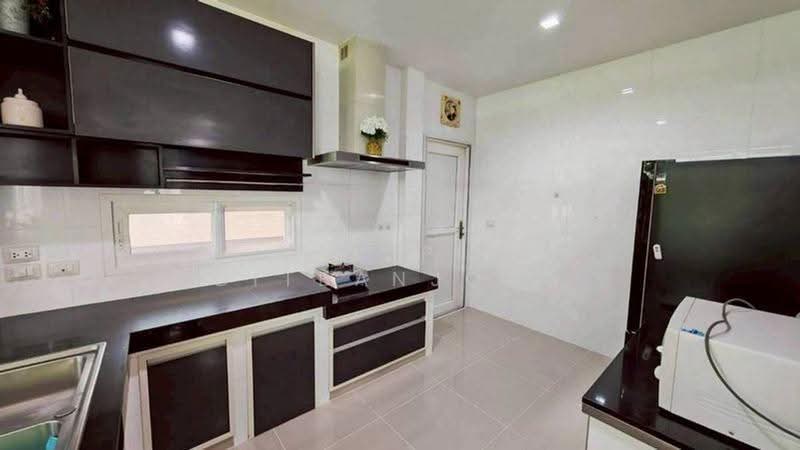 2-BR Townhouse, Bangkok, Chong Nonsi, Yan Nawa, Bangkok, 2 Bedrooms, 290 sqm, Townhouse For Rent, by Pasupit Ditbanjong, 500597620 - DDproperty.com