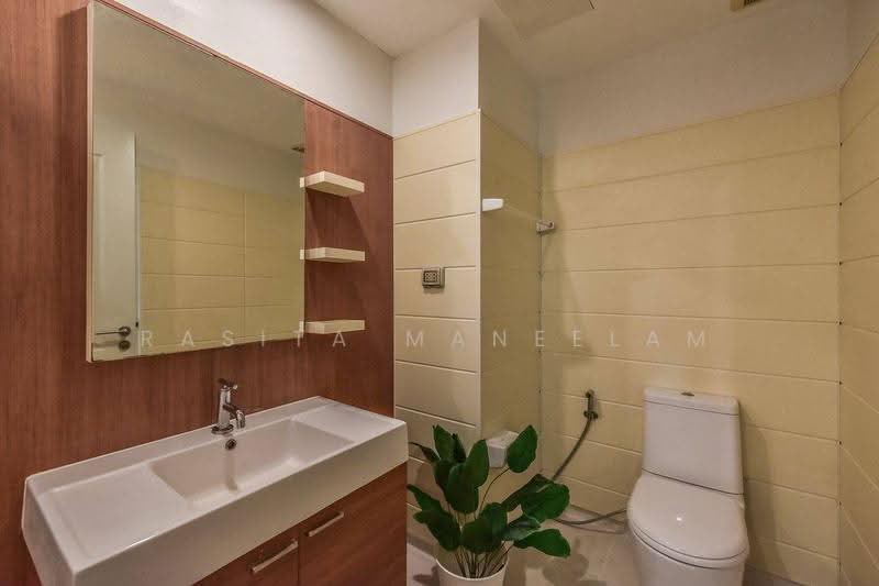 Q House Condo Sathorn, Bangkok, Thonburi Road, Khlong Ton Sai, Khlong San, Bangkok, 2 Bedrooms, 65 sqm, Condo For Rent, by Rasita Maneelam, 500597778 - DDproperty.com