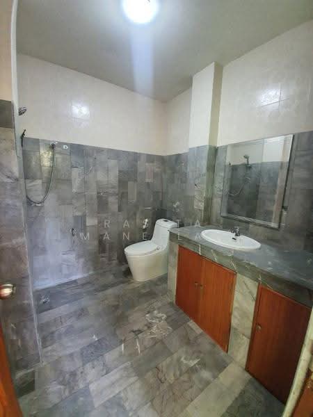4-BR House, bangkok, Hua Mak, Bang Kapi, Bangkok, 4 Bedrooms, 220 sqm, Single Detached House For Sale, by Rasita Maneelam, 500597814 - DDproperty.com