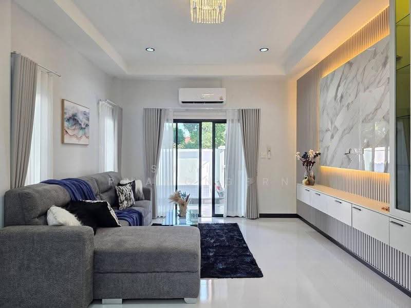 3-BR Villa, Chon Buri (Pattaya), Nong Pru, Bang Lamung (Pattaya), Chon Buri (Pattaya), 3 Bedrooms, 235 sqm, Villa For Sale, by Sujika Puangngern, 500597926 - DDproperty.com