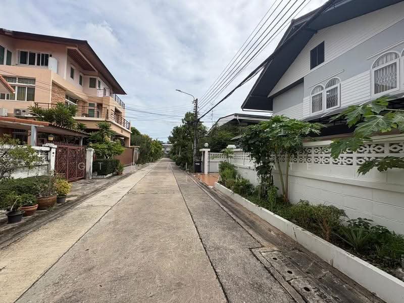 ซอย ประชาราษฎร์บำเพ็ญ 17, Bangkok, ประชาราษฎร์บำเพ็ญ, Samsen Nok, Huai Khwang, Bangkok, 6 Bedrooms, 280 sqm, Single Detached House For Rent, by GT Real Estate Thailand, 500597927 - DDproperty.com