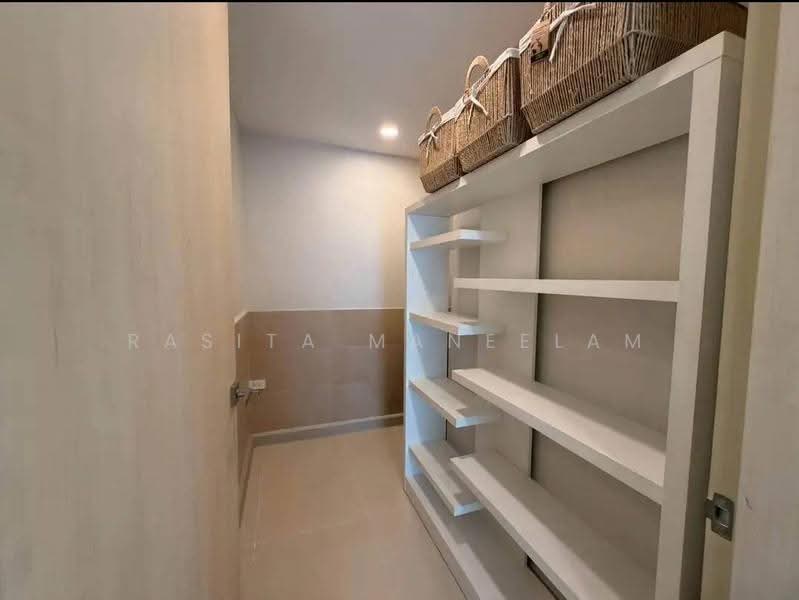 The Height, bangkok, Soi Sukhumvit 55, Khlong Tan Nua, Watthana, Bangkok, 3 Bedrooms, 165 sqm, Condo For Rent, by Rasita Maneelam, 500598160 - DDproperty.com