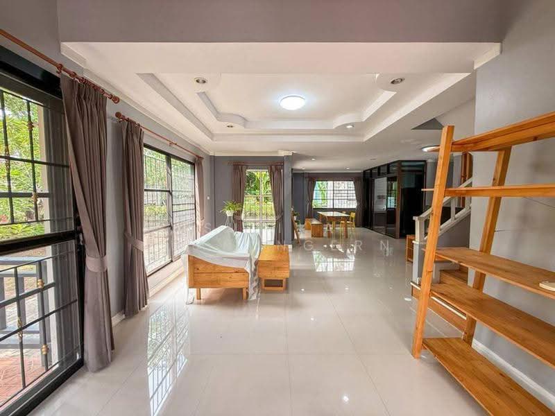 3-BR House, Chon Buri (Pattaya), Surasak, Si Racha, Chon Buri (Pattaya), 3 Bedrooms, 400 sqm, Single Detached House For Sale, by Sujika Puangngern, 500598177 - DDproperty.com