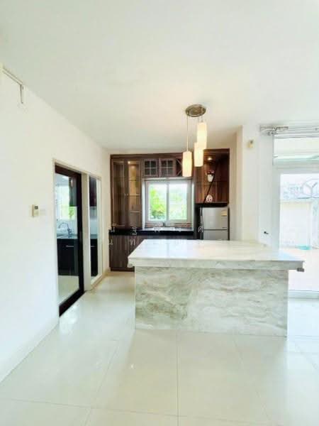 ไม่พบโครงการ, Chon Buri (Pattaya), ศรีราชา-หนองยายบู่, Surasak, Si Racha, Chon Buri (Pattaya), 4 Bedrooms, 300 sqm, Single Detached House For Rent, by ณัฐพงศ์ สุนทรอรุณ, 500598182 - DDproperty.com