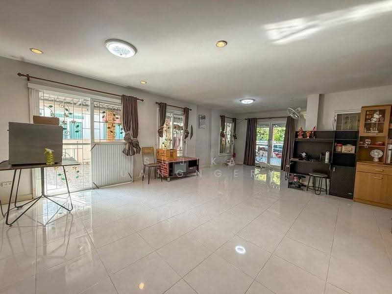 Country Home Lake & Park Assumption - Sriracha, chon-buri, Assumption Road, Surasak, Si Racha, Chon Buri (Pattaya), 3 Bedrooms, 204 sqm, Single Detached House For Sale, by Sujika Puangngern, 500598417 - DDproperty.com