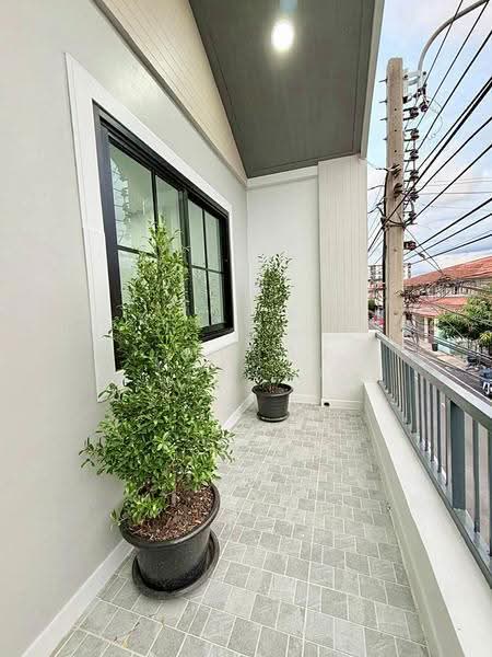 บ้านสวย 3 ห้องนอน หมู่บ้านบัวทอง 2 บางใหญ่ ติด MRT สถานีคลองบางไผ่, นนทบุรี, กาญจนาภิเษก, บางรักพัฒนา, บางบัวทอง, นนทบุรี, 110 ตร.ม., ทาวน์เฮ้าส์ ขาย, โดย บุษบากร (เจี๊ยบ), 500598877 - DDproperty.com