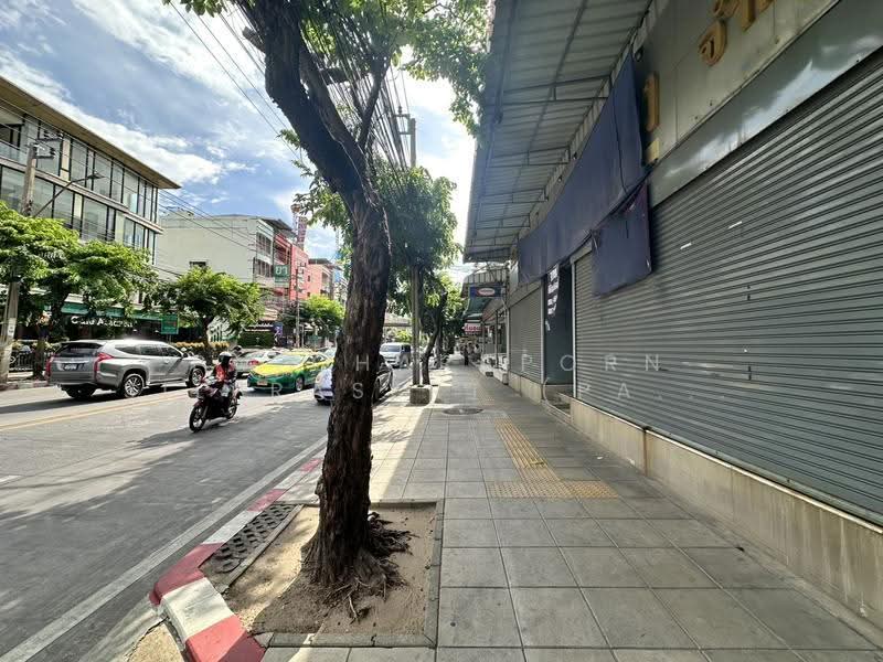 ขายอาคารพาณิชย์ 3 ห้อง ติดถนนอ่อนนุช กรุงเทพฯทำเลดี ติดถนนอ่อนนุช ในราคาที่พิเศษสุดๆ, กรุงเทพ, บางจาก, พระโขนง, กรุงเทพ, 576 ตร.ม., ตึกแถว-อาคารพาณิชย์ ขาย, โดย Patcharaporn Silprasert (Patcha), 500599249 - DDproperty.com
