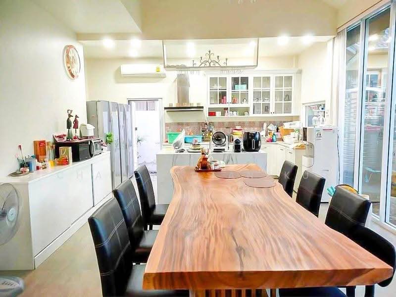 4-BR Villa, Chon Buri (Pattaya), Nong Pru, Bang Lamung (Pattaya), Chon Buri (Pattaya), 4 Bedrooms, 325 sqm, Villa For Sale, by Thanyalag Chanchodtanakul, 500599256 - DDproperty.com
