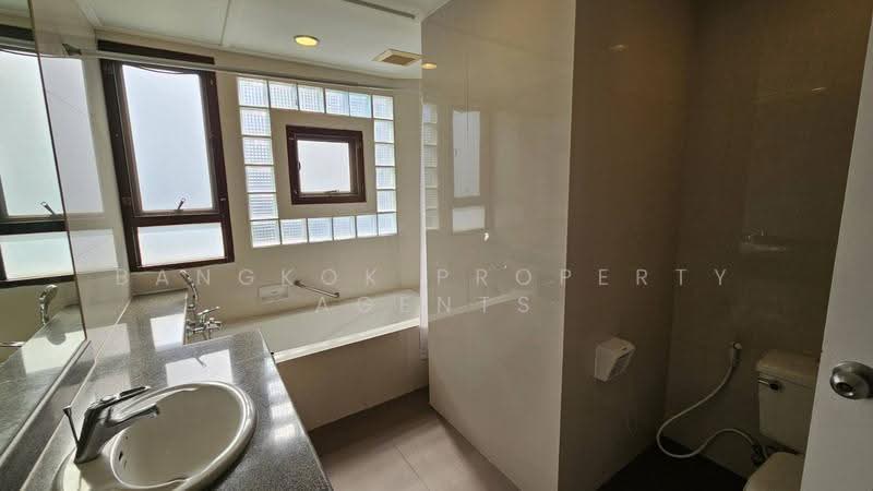 Baan Thai Living Ekkamai, Bangkok, 40 Soi Pridi Banomyong 31, Khlong Tan Nua, Watthana, Bangkok, 2 Bedrooms, 185 sqm, Condo For Rent, by BANGKOK PROPERTY AGENTS, 500599311 - DDproperty.com