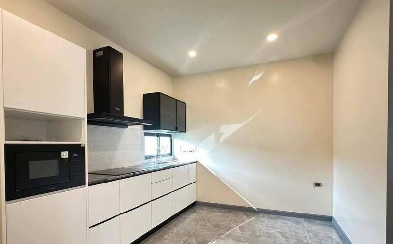 4-BR Villa, Chon Buri (Pattaya), Huai Yai, Bang Lamung (Pattaya), Chon Buri (Pattaya), 4 Bedrooms, 450 sqm, Villa For Sale, by Thitiporn Pawikham, 500599359 - DDproperty.com