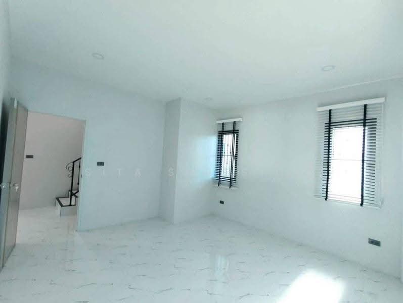 4-BR House, chon-buri, Nong Pla Lai, Bang Lamung (Pattaya), Chon Buri (Pattaya), 4 Bedrooms, 195 sqm, Single Detached House For Sale, by Sita Shrestha, 500599543 - DDproperty.com