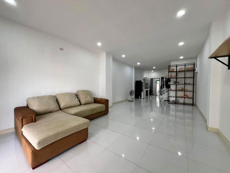 หนองป่าครั่ง เมืองเชียงใหม่, Chiang Mai, Nong Pa Krang, Muang Chiang Mai, Chiang Mai, 2 Bedrooms, 120 sqm, Townhouse For Sale, by ศุภรัศมิ์ มั่นคง, 500599570 - DDproperty.com