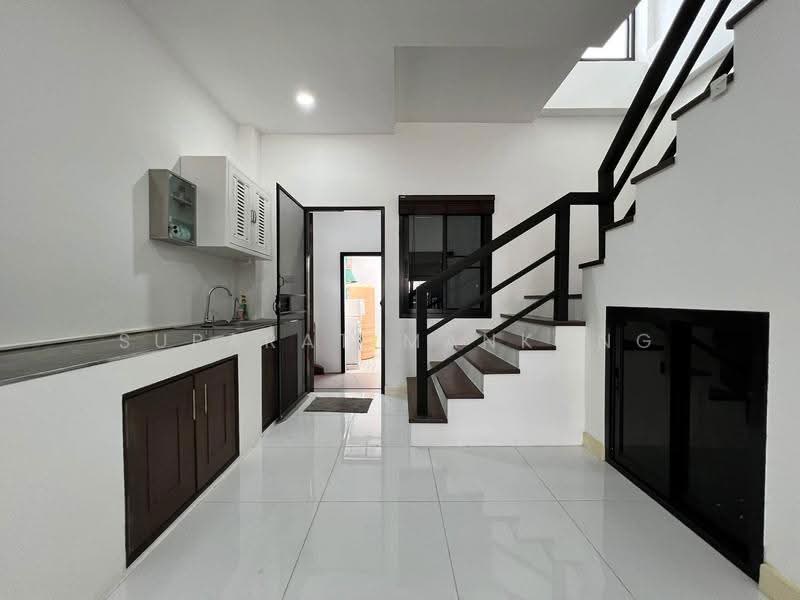 หนองป่าครั่ง เมืองเชียงใหม่, Chiang Mai, Nong Pa Krang, Muang Chiang Mai, Chiang Mai, 2 Bedrooms, 120 sqm, Townhouse For Sale, by ศุภรัศมิ์ มั่นคง, 500599570 - DDproperty.com