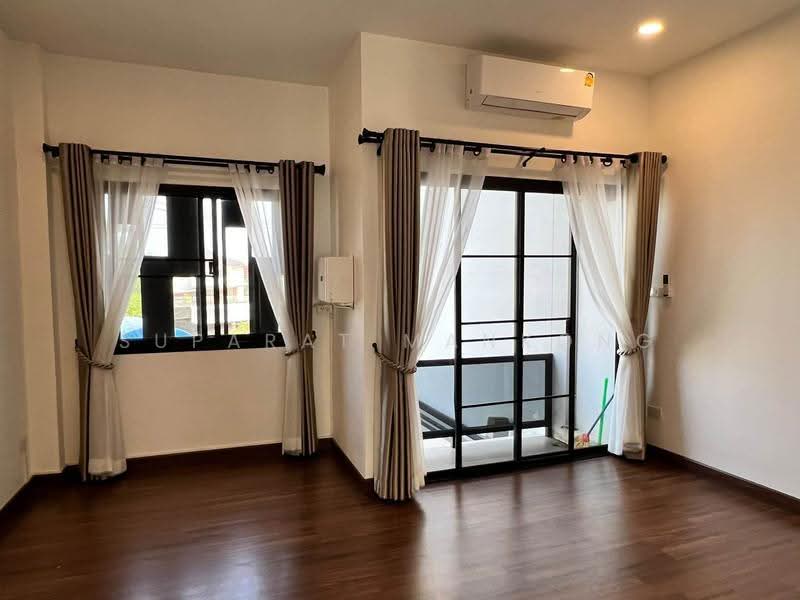หนองป่าครั่ง เมืองเชียงใหม่, Chiang Mai, Nong Pa Krang, Muang Chiang Mai, Chiang Mai, 2 Bedrooms, 120 sqm, Townhouse For Sale, by ศุภรัศมิ์ มั่นคง, 500599570 - DDproperty.com