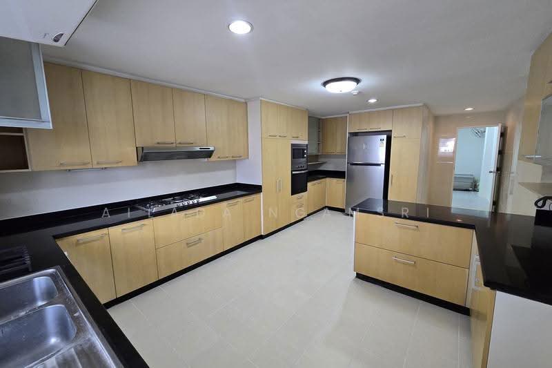 GM Mansion, Bangkok, 5 Soi Sukhumvit 30, Khlong Tan Nua, Watthana, Bangkok, 4 Bedrooms, 660 sqm, Condo For Rent, by Ailada Ngamsri, 500599606 - DDproperty.com
