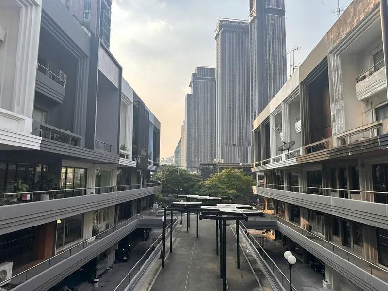 Commercial building 2 units, Park Avenue Project, Sukhumvit 63, Bangkok, สุขุมวิท, Khlongtoei Nua, Watthana, Bangkok, , 700 sqm, Shophouse For Sale, by พัชรินทร์ พิศาลไพโรจน์, 500599624 - DDproperty.com