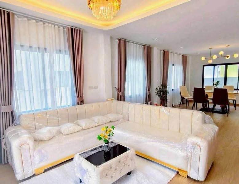undefined, chon-buri, Bang Lamung, Bang Lamung (Pattaya), Chon Buri (Pattaya), 3 Bedrooms, 204 sqm, Single Detached House For Sale, by Sita Shrestha, 500599786 - DDproperty.com