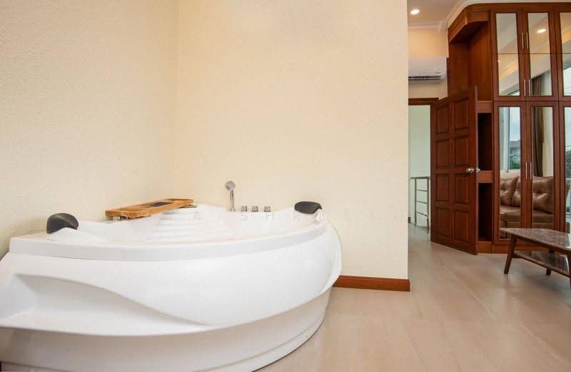 undefined, Chon Buri (Pattaya), Nong Pru, Bang Lamung (Pattaya), Chon Buri (Pattaya), 10+ Bedrooms, 1,000 sqm, Villa For Sale, by Sita Shrestha, 500599810 - DDproperty.com