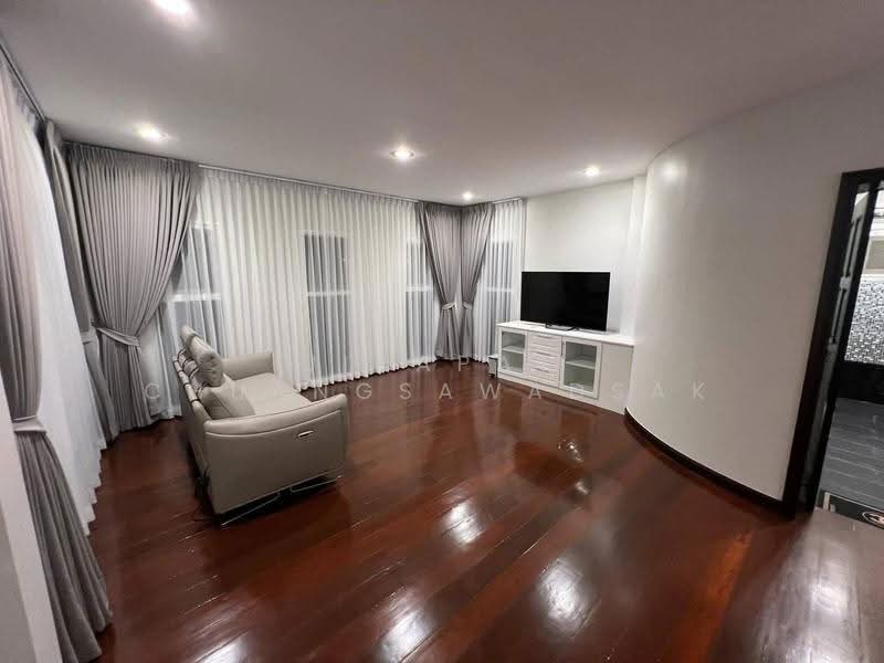 6-BR House, Chon Buri (Pattaya), Poong, Bang Lamung (Pattaya), Chon Buri (Pattaya), 6 Bedrooms, 250 sqm, Single Detached House For Rent, by Jirapat Chuangsawadsak, 500599896 - DDproperty.com