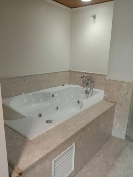 Sathorn Park Place, Bangkok, 27 Sathorn, Thung Maha Mek, Sathon, Bangkok, 2 Bedrooms, 236 sqm, Condo For Rent, by Suchatchaya Supawachiranant, 500600017 - DDproperty.com