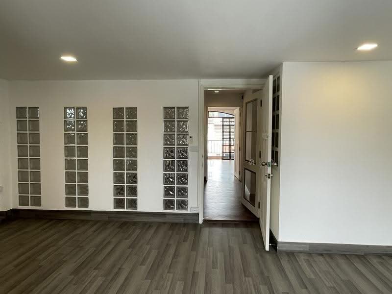 Townhome Pridi Banomyong 41 – Sukhumvit 71, Bangkok, สุขุมวิท 71, Khlong Tan Nua, Watthana, Bangkok, 6 Bedrooms, 200 sqm, Townhouse For Rent, by ปรินทร์ญาดา ชิณโชติ, 500600074 - DDproperty.com