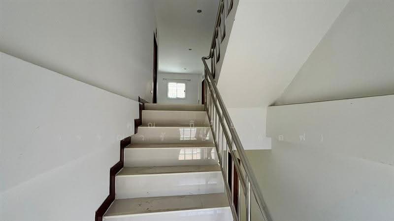 บ้านเดี่ยว 3 ชั้น 96 ตร.ว. บ้านเดี่ยว ซอยลาดพร้าว80 แยก22, Bangkok, ถนนลาดพร้าว, Wang Thonglang, Bangkok, 10+ Bedrooms, 300 sqm, Single Detached House For Sale, by คุณ กิริยา วรรณารักษ์ (แอฟ), 500600121 - DDproperty.com