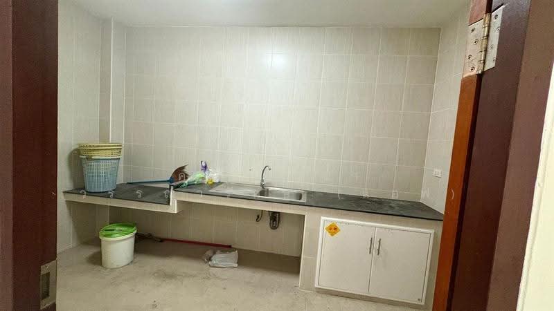 บ้านเดี่ยว 3 ชั้น 96 ตร.ว. บ้านเดี่ยว ซอยลาดพร้าว80 แยก22, กรุงเทพ, ถนนลาดพร้าว, วังทองหลาง, กรุงเทพ, 300 ตร.ม., บ้านเดี่ยว ขาย, โดย คุณ กิริยา วรรณารักษ์ (แอฟ), 500600121 - DDproperty.com