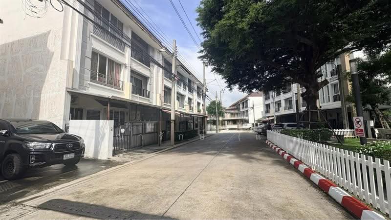 Baan Klang Mueng Ladprao 101 : บ้านกลางเมือง ลาดพร้าว 101, กรุงเทพ, ซอยลาดพร้าว 101 ถนนลาดพร้าว, คลองจั่น, บางกะปิ, กรุงเทพ, 180 ตร.ม., ทาวน์เฮ้าส์ ขาย, โดย คุณ กิริยา วรรณารักษ์ (แอฟ), 500600185 - DDproperty.com