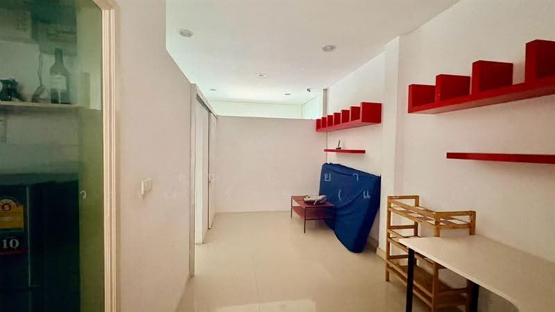 Baan Klang Mueng Ladprao 101, Bangkok, Soi Ladprao 101, Ladprao Road, Khlong Chan, Bang Kapi, Bangkok, 4 Bedrooms, 180 sqm, Townhouse For Sale, by คุณ กิริยา วรรณารักษ์ (แอฟ), 500600185 - DDproperty.com