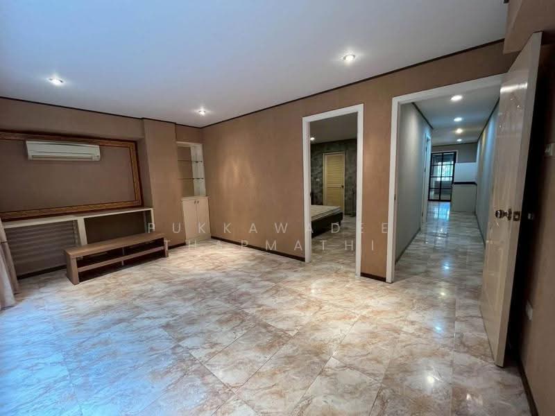 Grand Condotel Jomtien, chon-buri, Moo 12 Thappraya Rd, Nong Pru, Bang Lamung (Pattaya), Chon Buri (Pattaya), 2 Bedrooms, 112 sqm, Condo For Sale, by Pukkawadee Thapmathi, 500600239 - DDproperty.com