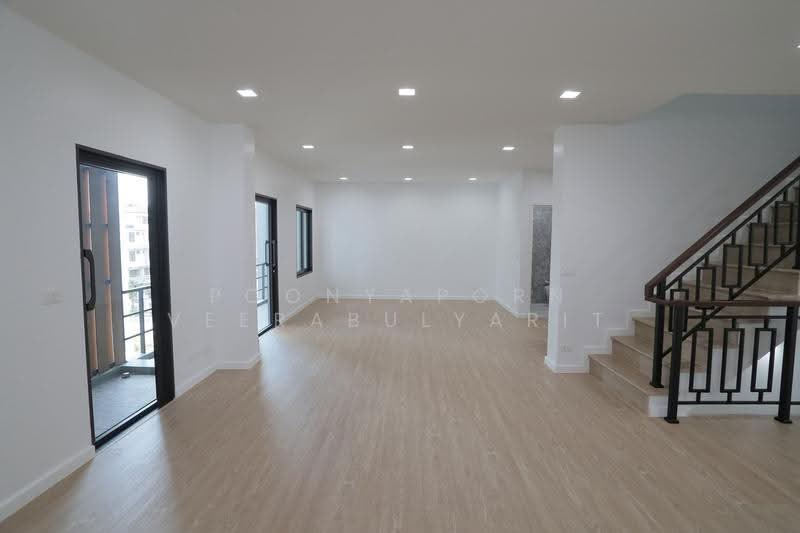 Home Office (Combine Unit) : ซอยวัดปรางค์หลวง, Nonthaburi, วัดปรางค์หลวง, Bang Muang, Bang Yai, Nonthaburi, , 378 sqm, Office Space For Sale, by Poonyaporn Veerabulyarit, 500600242 - DDproperty.com